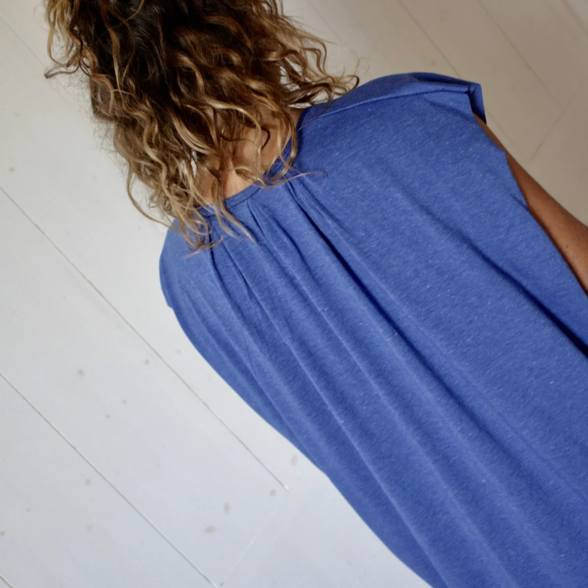 Robe longue plissée Femme I 3 Coloris – Image 8