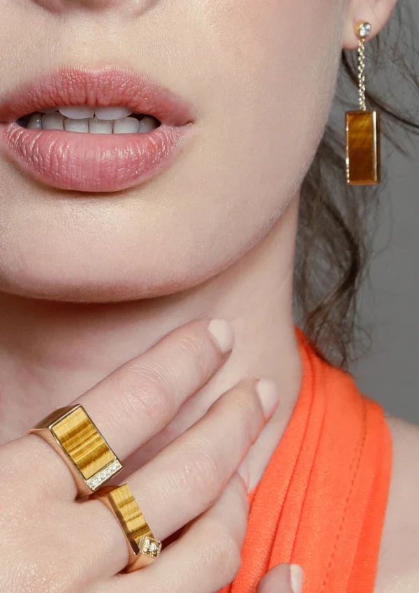 Bague plaqué or et pierre Oeil de tigre I Augustine – Image 2