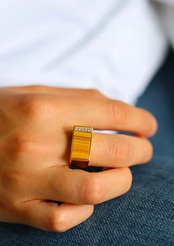 Bague plaqué or et pierre Oeil de tigre I Augustine – Image 5