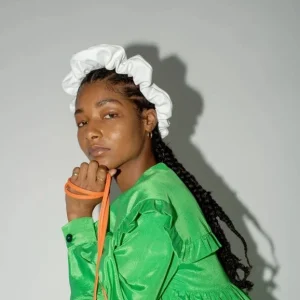 Bandeau pour cheveux Scrunchie en cuir végan Blanc