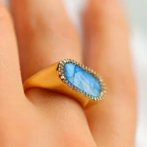 Bague dorée avec une pierre labradorite - Ernestine