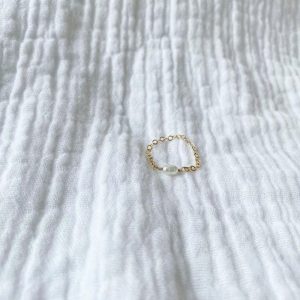 Bague dorée avec une perle - Ma perle