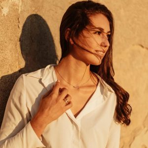 Collier doré - June