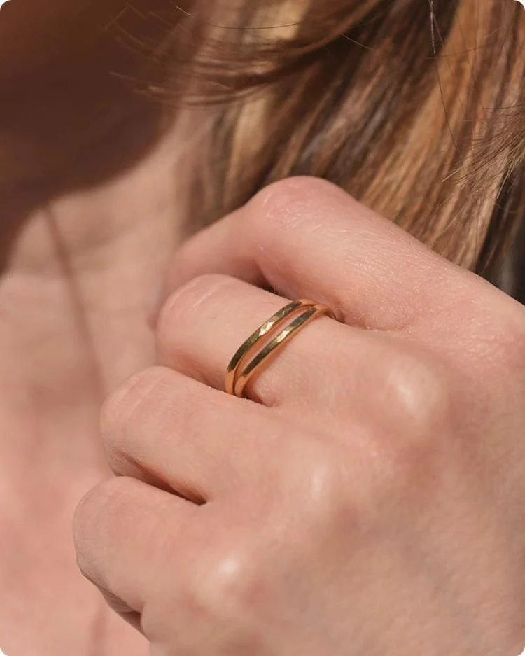 Bague dorée minimaliste - Ola – Image 3