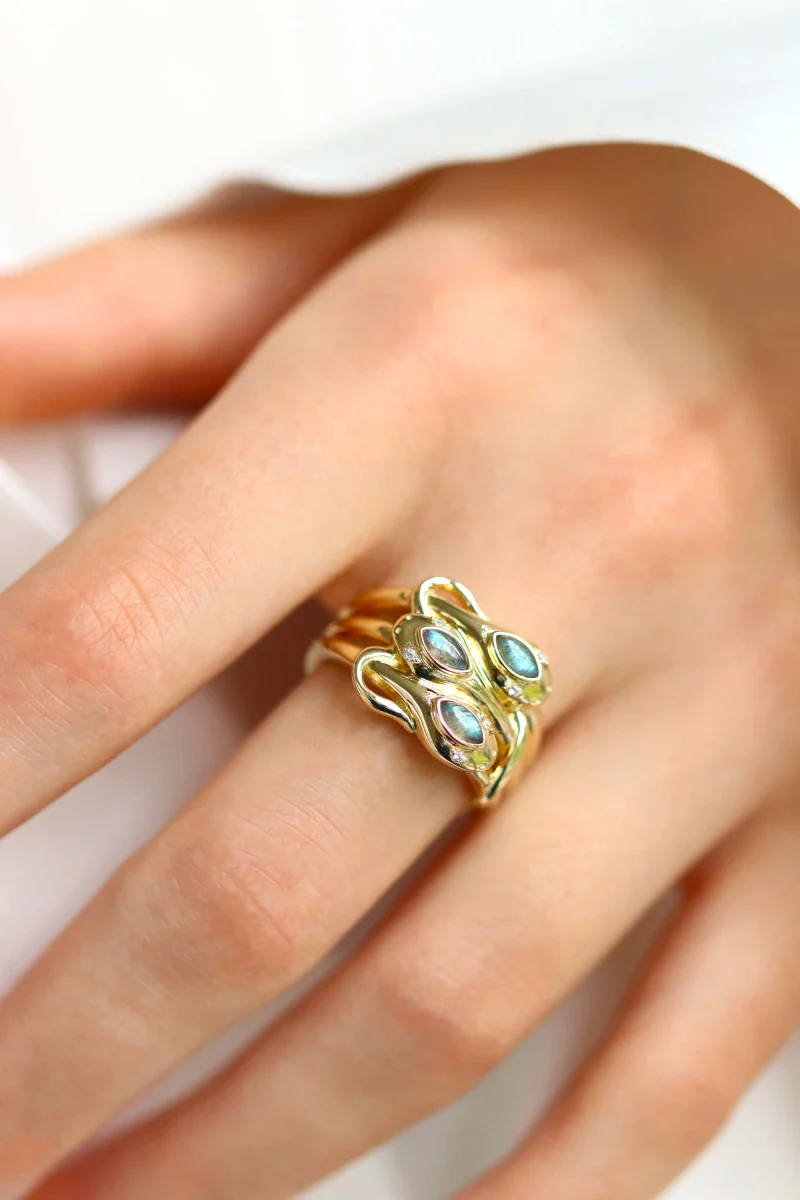Bague serpent plaqué or et Labradorite - Sidonie – Image 4