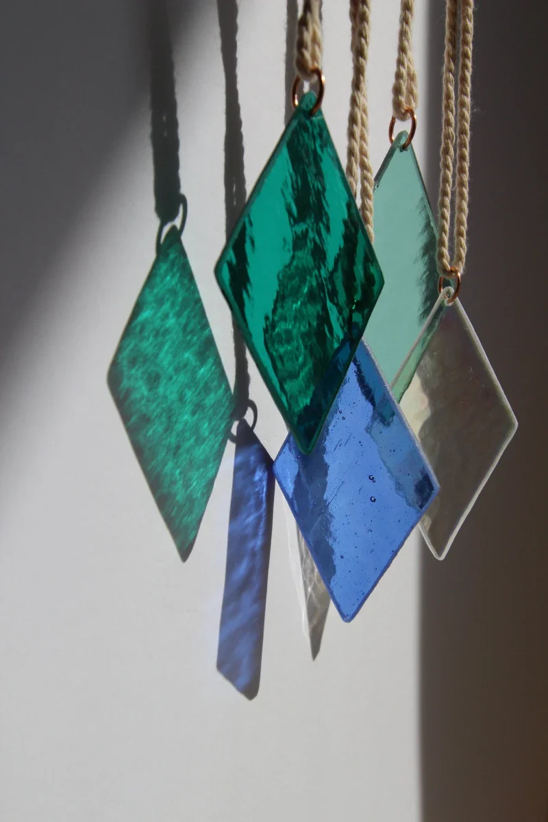 Attrape soleil en verre recyclé fait main – Image 3