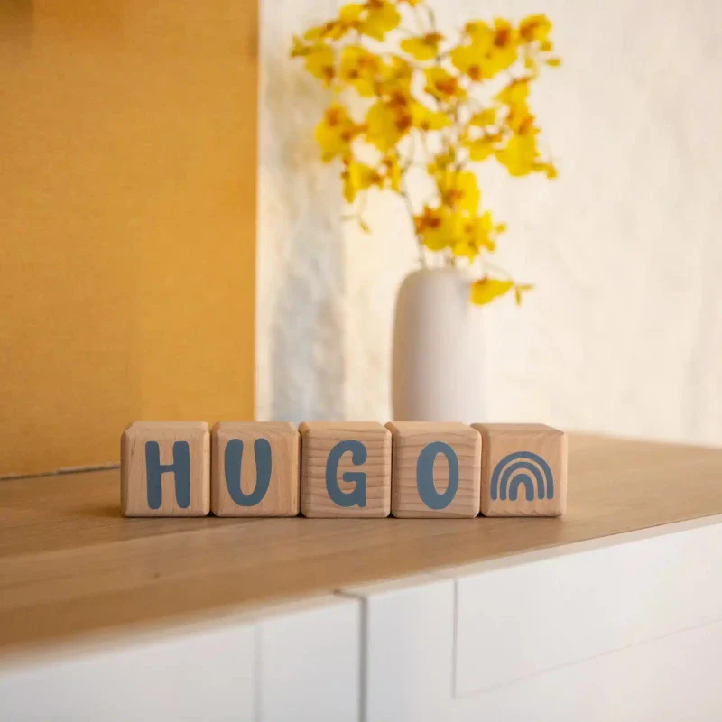 Alphacubes en bois lot de 5 de 5cm x 5cm avec 66 Stickers gris – Image 7