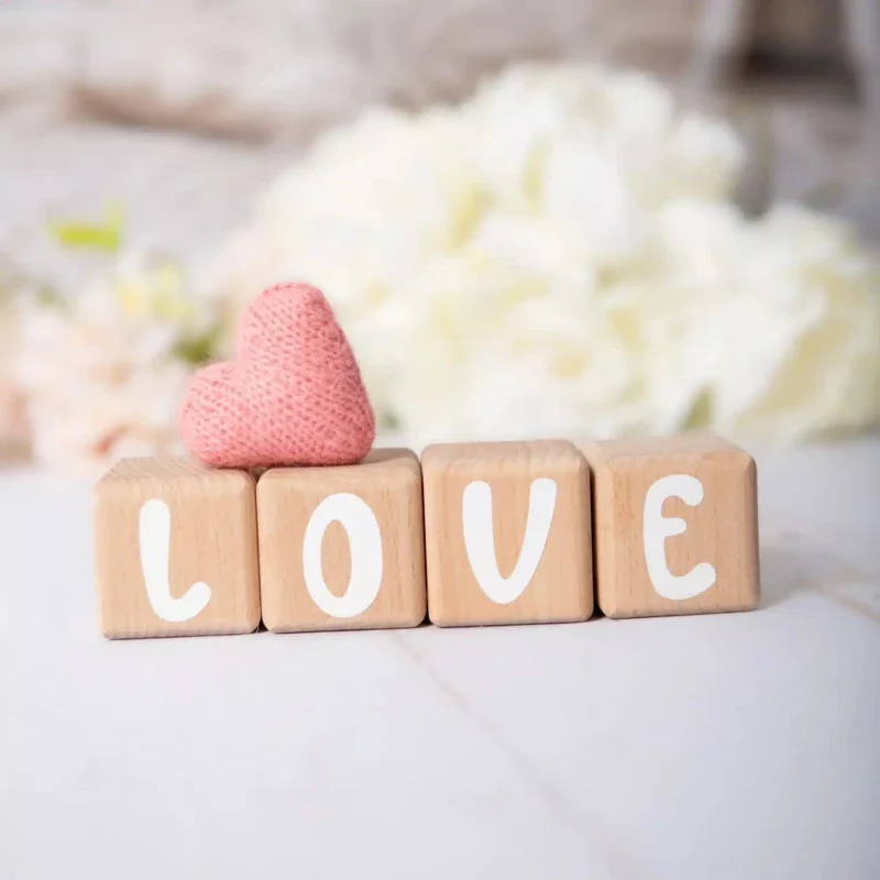 Alphacubes en bois lot de 4 de 5cm x 5cm avec 55 Stickers blancs – Image 5