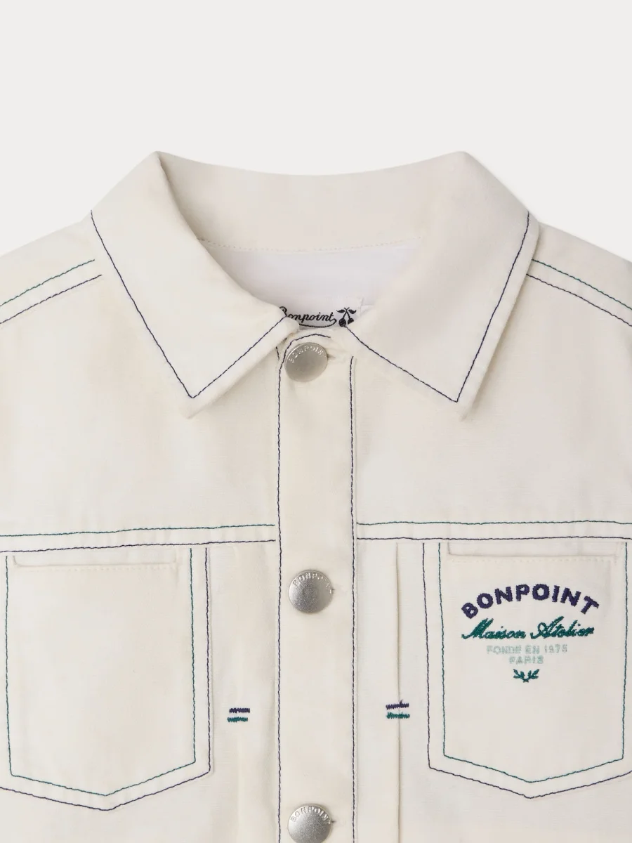 Veste en denim Leddis avec surpiqûres contrastées en coton biologique – Image 5