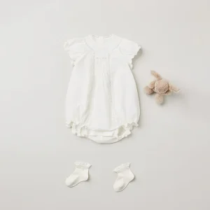 Barboteuse en voile façonné bébé blanc lait