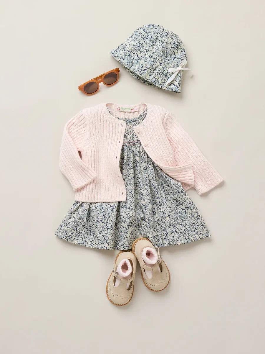 Robe Cadelili smockée et brodée main en tissu Liberty en coton biologique – Image 2