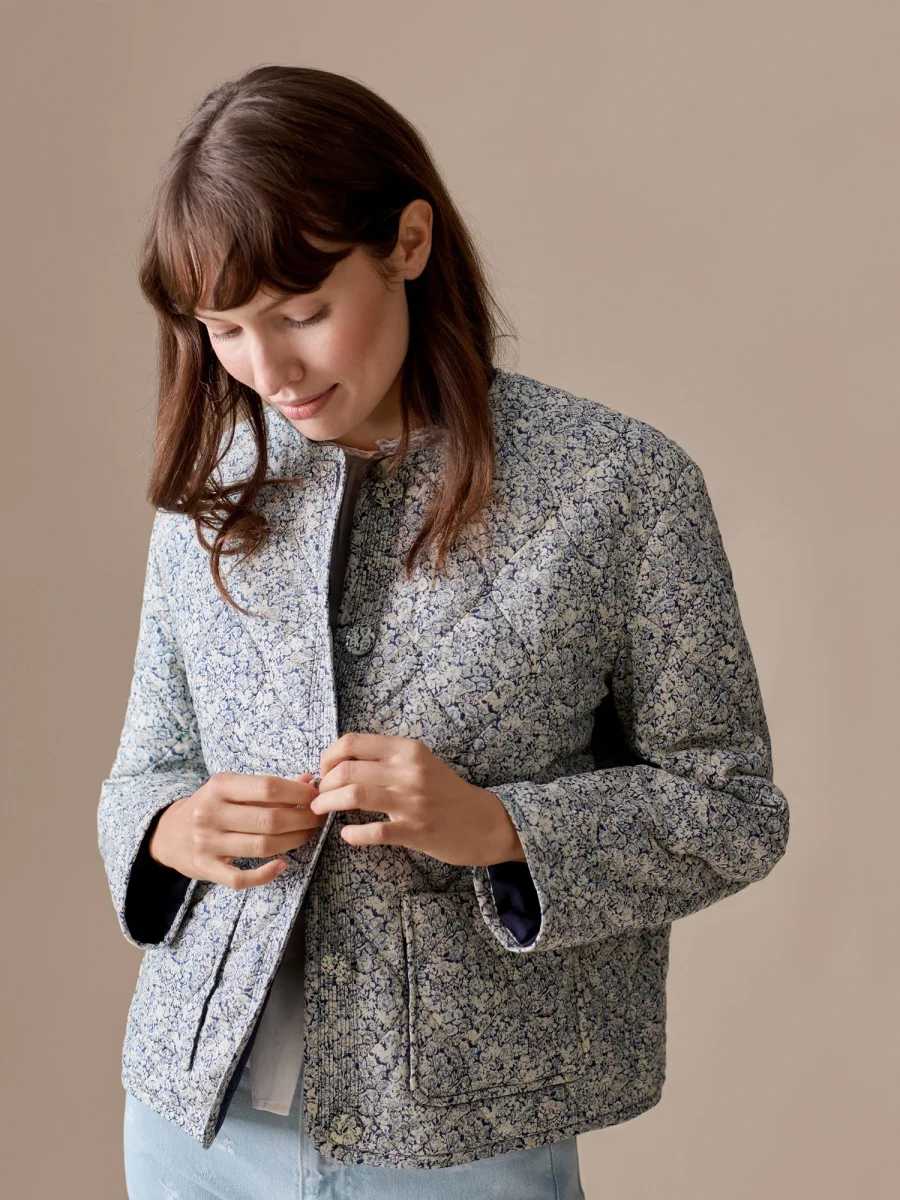 Veste matelassée Lise-Marie en tissu Liberty en coton biologique – Image 6