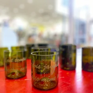Verre artisanale en bouteille surcyclée